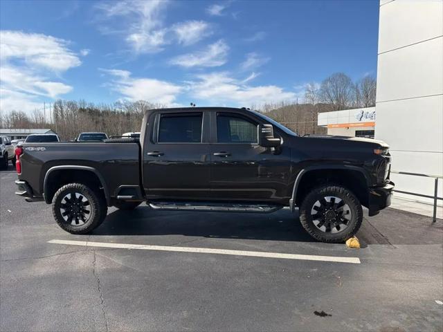 2020 Chevrolet Silverado 2500HD 4WD Crew Cab Standard Bed Custom