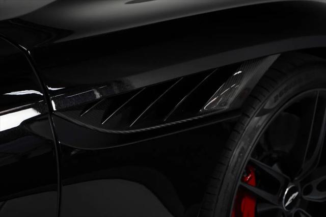 2022 Aston Martin DBS Superleggera Volante