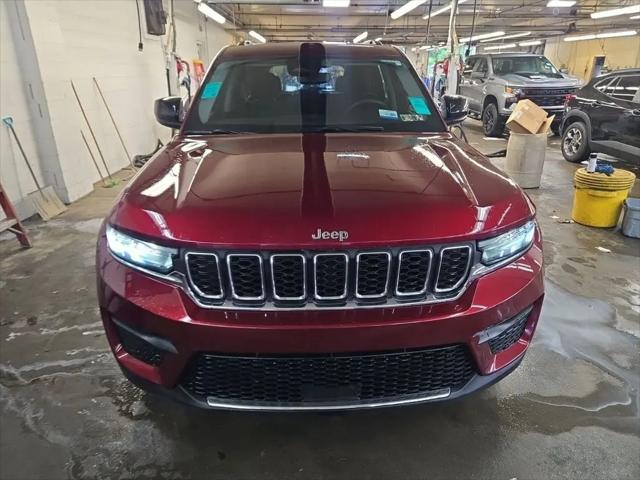 2023 Jeep Grand Cherokee Laredo 4x4