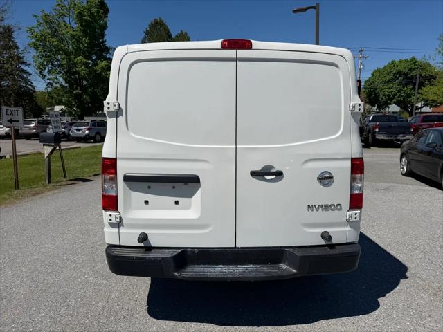 2019 Nissan 1500 S V6