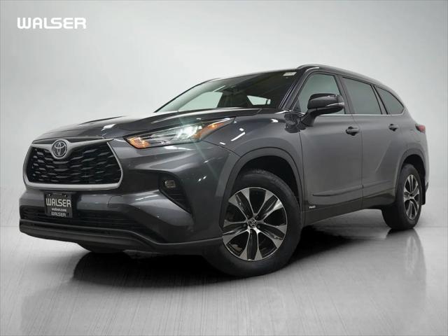 2025 Toyota Highlander Hybrid XLE for sale in Hopkins, MN