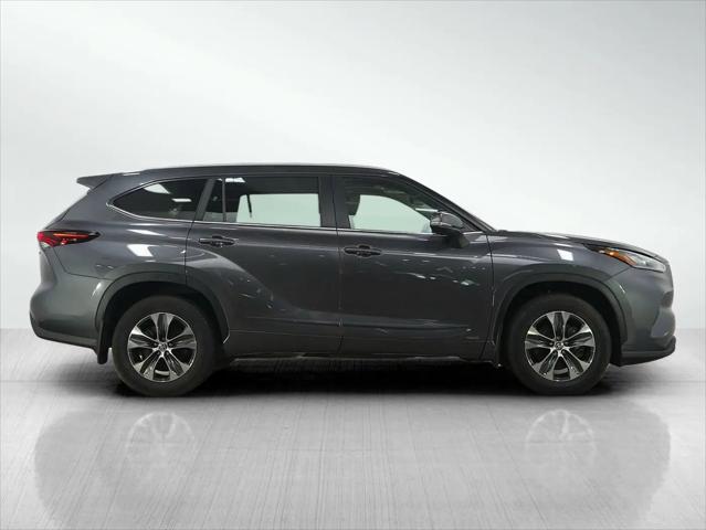 2025 Toyota Highlander Hybrid XLE
