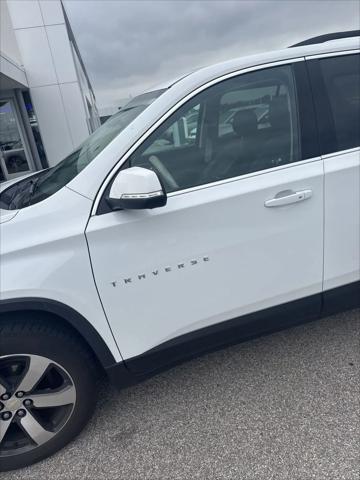 2021 Chevrolet Traverse AWD LT Leather