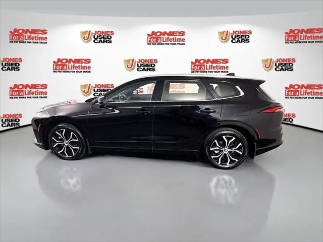 2025 Toyota Crown Signia XLE