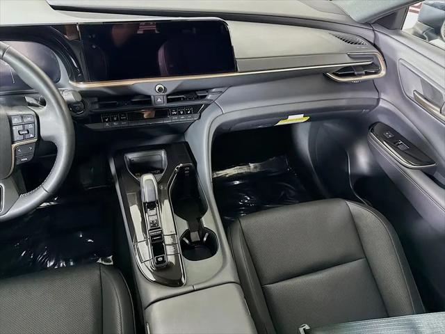 2025 Toyota Crown Signia XLE