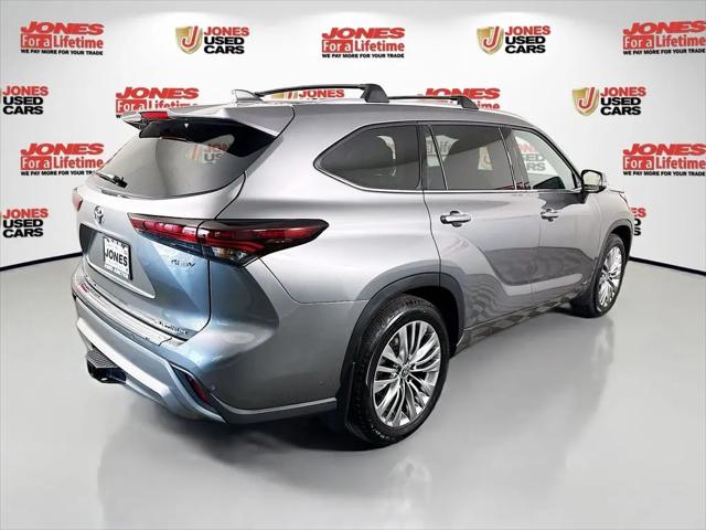 2026 Toyota Highlander Hybrid Platinum