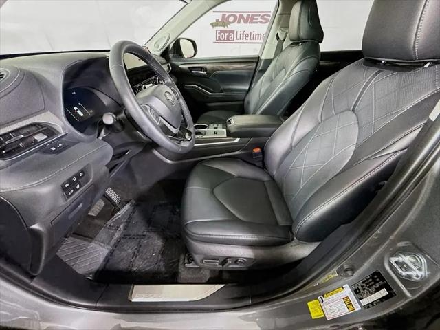 2026 Toyota Highlander Hybrid Platinum