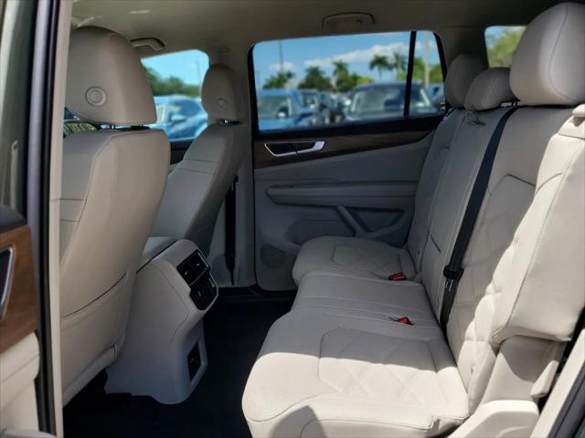 2026 Volkswagen Atlas SE with Technology