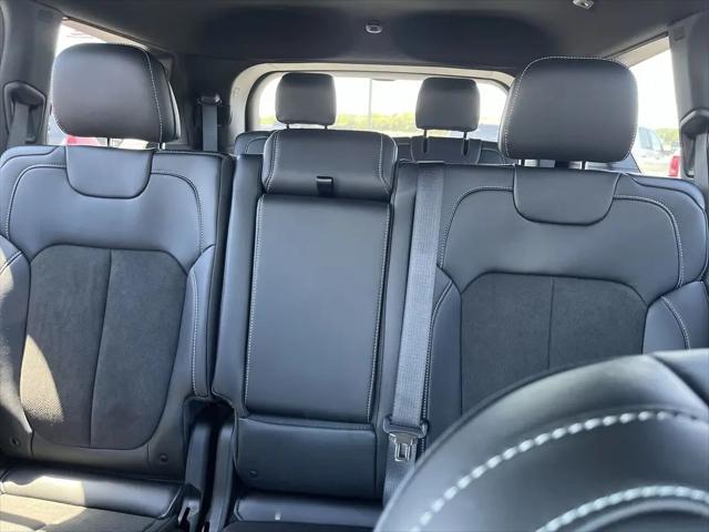 2026 Jeep Grand Cherokee L Altitude 4x4