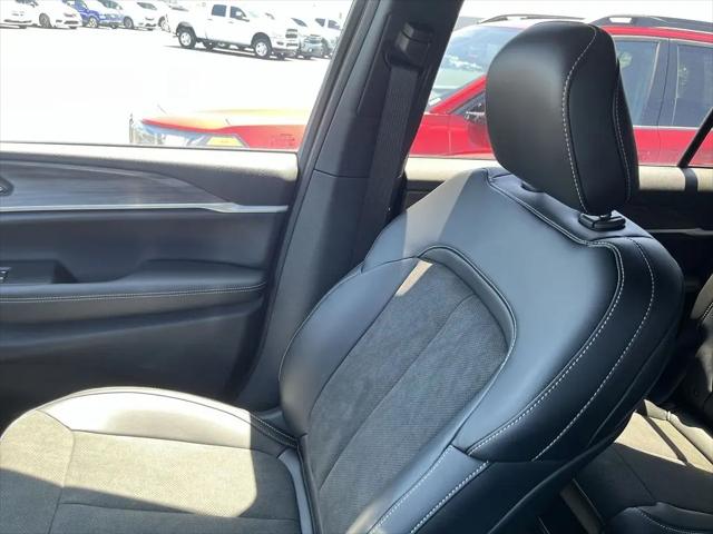 2026 Jeep Grand Cherokee L Altitude 4x4
