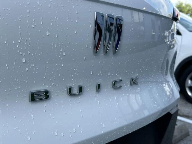 2025 Buick NV Preferred FWD