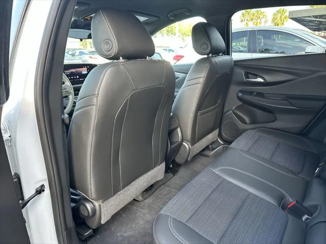 2025 Buick NV Preferred FWD