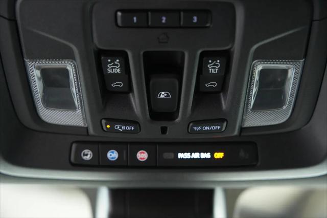 2022 GMC Sierra 1500 Limited 4WD Crew Cab Short Box AT4