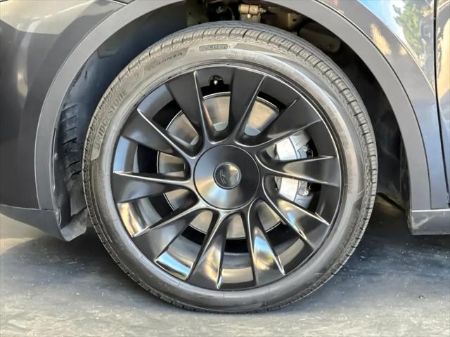 2024 Tesla Model Y Long Range Single Motor Rear-Wheel Drive