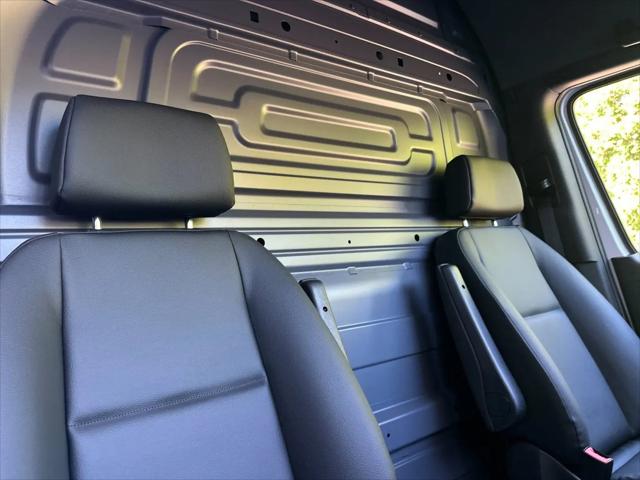2025 Mercedes-Benz Sprinter 2500 Standard Roof 4-Cyl Diesel
