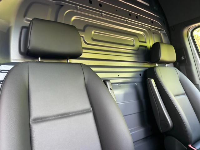 2025 Mercedes-Benz Sprinter 2500 Standard Roof 4-Cyl Diesel