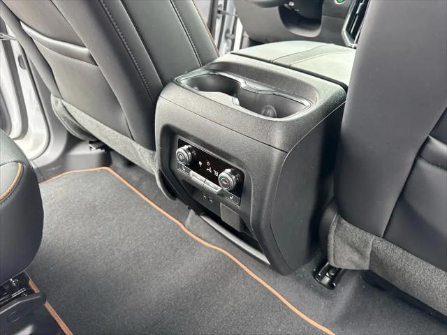 2024 GMC Acadia AWD AT4