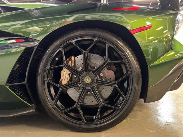 2021 Lamborghini Aventador Roadster