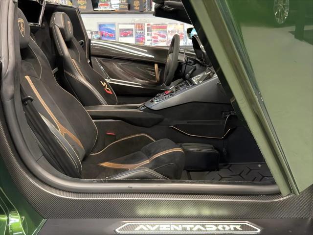 2021 Lamborghini Aventador Roadster