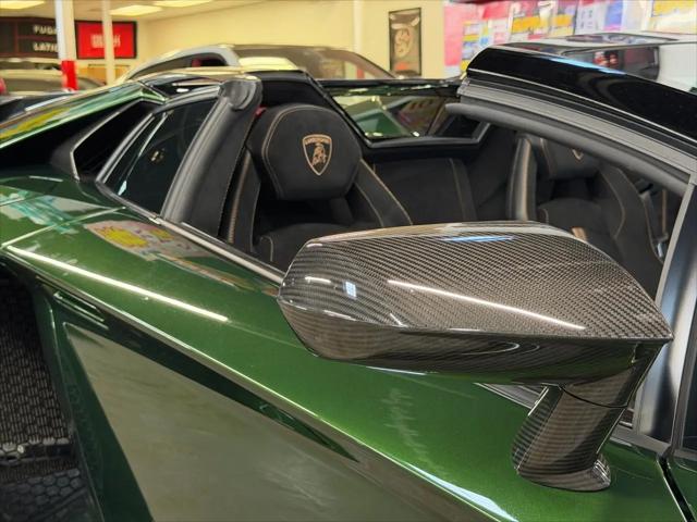 2021 Lamborghini Aventador Roadster