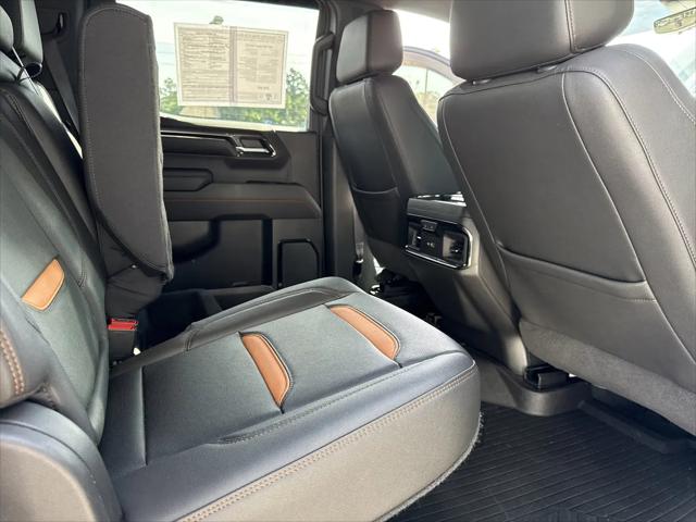 2023 GMC Sierra 1500 4WD Crew Cab Short Box AT4
