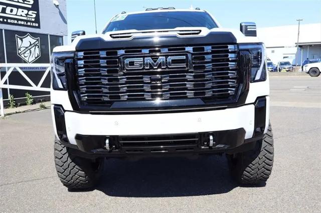 2025 GMC Sierra 3500HD Crew Cab, Standard Bed, Denali Ultimate, 4WD