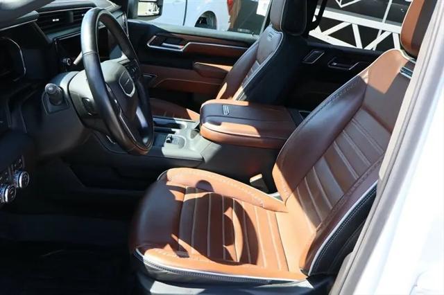 2025 GMC Sierra 3500HD Crew Cab, Standard Bed, Denali Ultimate, 4WD