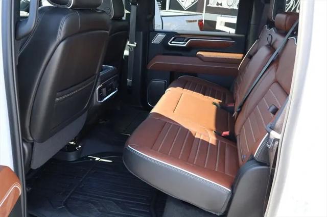 2025 GMC Sierra 3500HD Crew Cab, Standard Bed, Denali Ultimate, 4WD