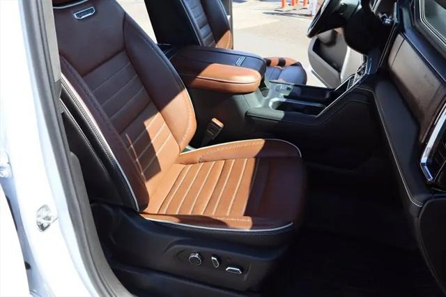 2025 GMC Sierra 3500HD Crew Cab, Standard Bed, Denali Ultimate, 4WD