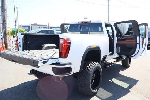 2025 GMC Sierra 3500HD Crew Cab, Standard Bed, Denali Ultimate, 4WD