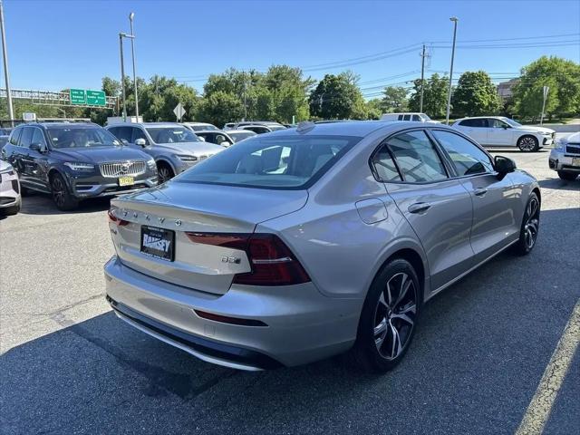 2023 Volvo S60 B5 Plus Dark Theme
