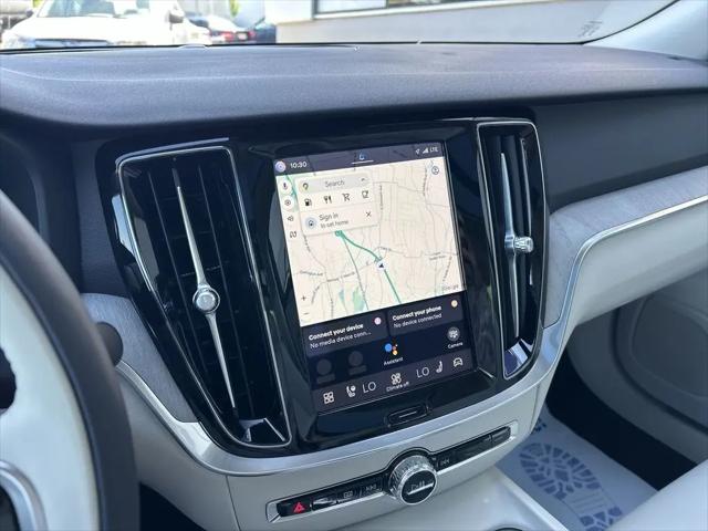 2023 Volvo S60 B5 Plus Dark Theme