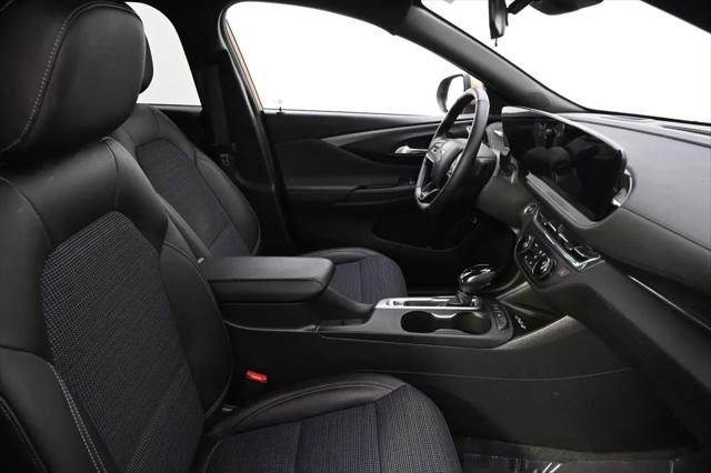 2025 Buick NV Preferred FWD