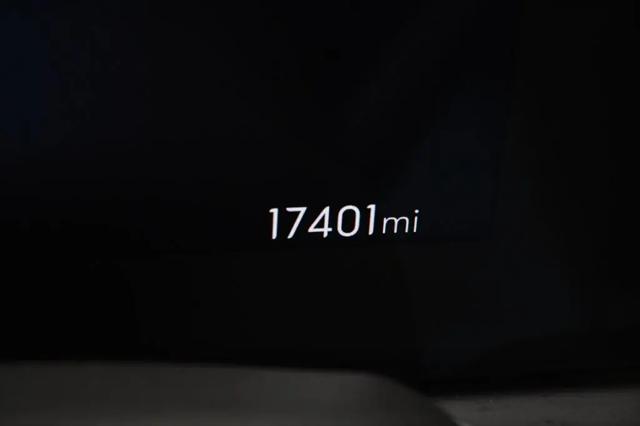 2025 Buick NV Preferred FWD