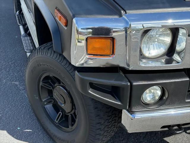 2004 HUMMER H2 Base