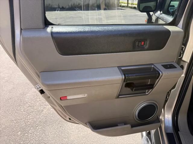 2004 HUMMER H2 Base