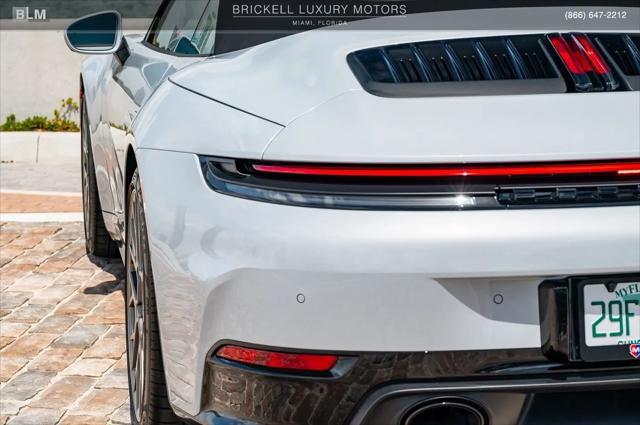 2025 Porsche 911 Carrera Cabriolet