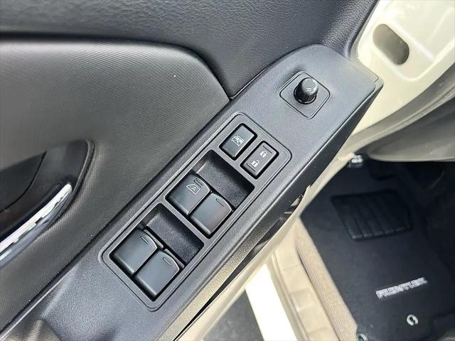 2023 Nissan Frontier Crew Cab SV 4x4