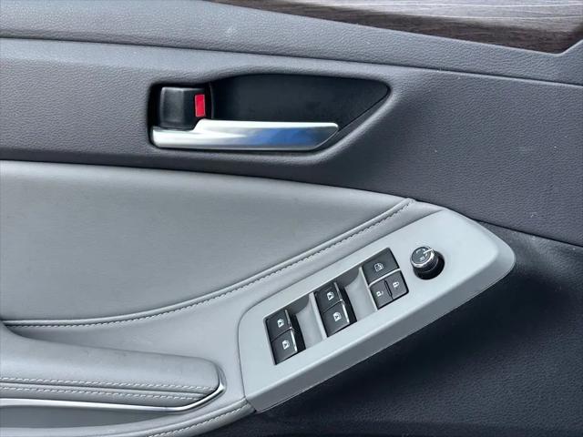 2020 Toyota Avalon Hybrid XLE