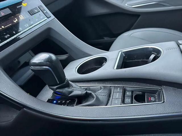 2020 Toyota Avalon Hybrid XLE