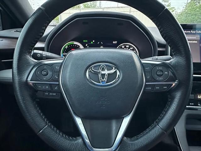 2020 Toyota Avalon Hybrid XLE