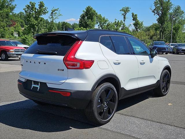 2026 Volvo XC40 Black Edition Ultra, B5 AWD Gas (mild hybrid)