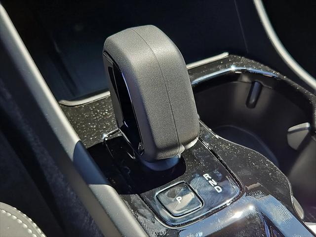 2026 Volvo XC40 Black Edition Ultra, B5 AWD Gas (mild hybrid)