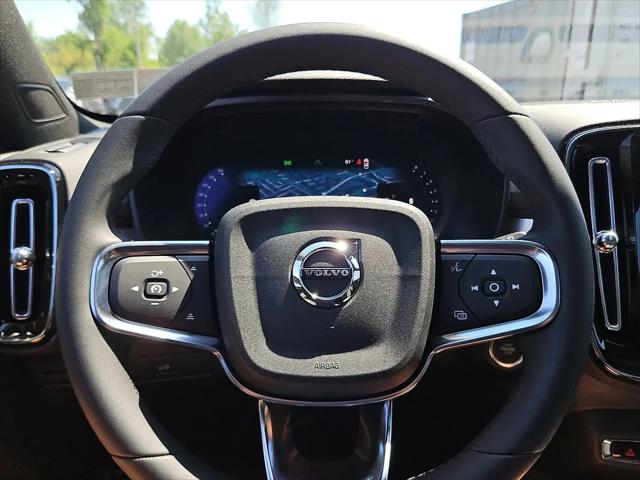 2026 Volvo XC40 Black Edition Ultra, B5 AWD Gas (mild hybrid)