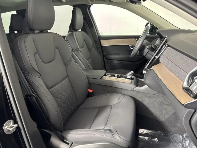2025 Volvo XC90 B6 Plus 7-Seater