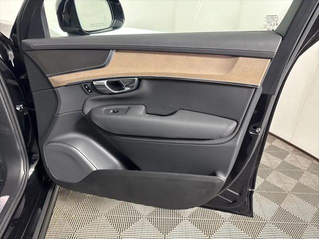 2025 Volvo XC90 B6 Plus 7-Seater