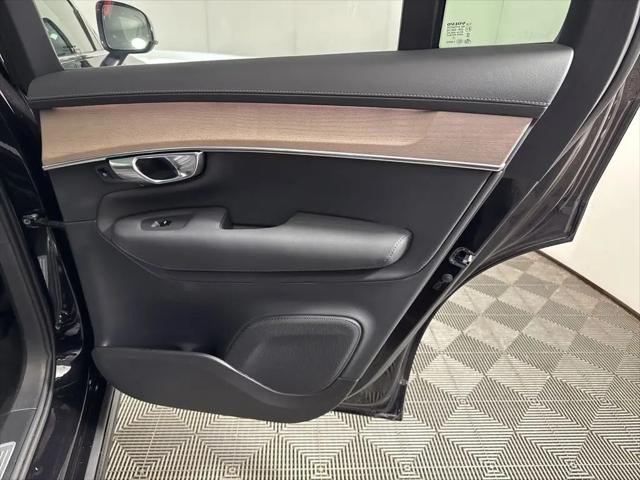 2025 Volvo XC90 B6 Plus 7-Seater
