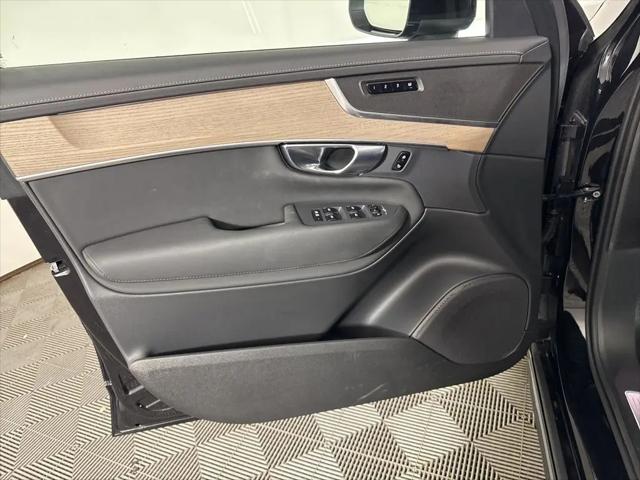 2025 Volvo XC90 B6 Plus 7-Seater