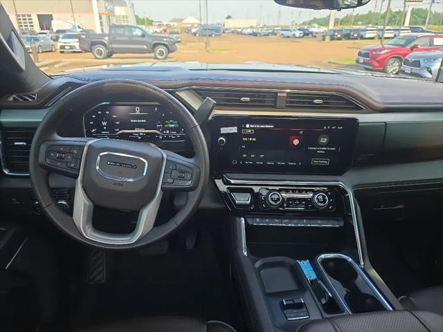 2025 GMC Sierra 2500HD 4WD Crew Cab Standard Bed Denali