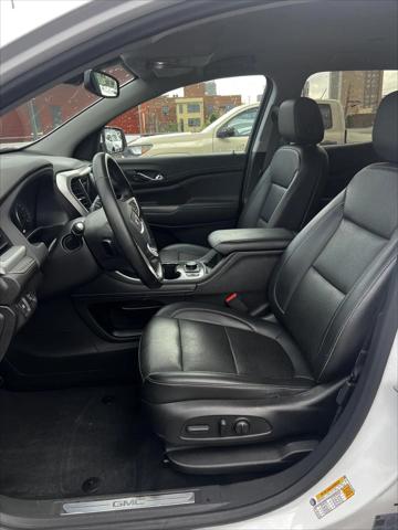 2023 GMC Acadia AWD SLT